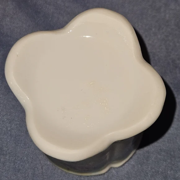 Floral Porcelain Vase or Toothpick Holder with Gold Trim Signed J. Huber - Picture 8 of 9